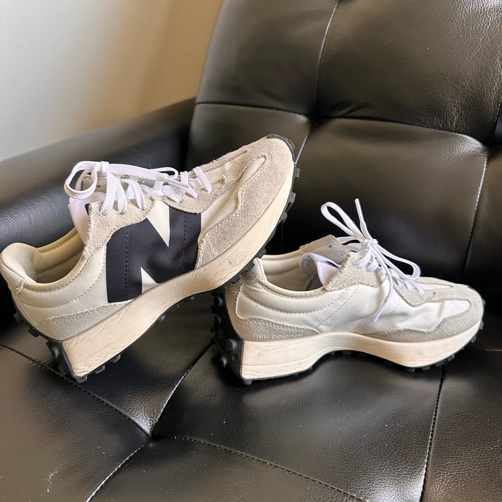 New Balance 327 Gray and Black Sneakers